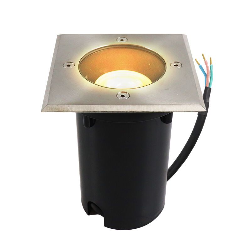 Nowoczesna lampa najazdowa chromowana, Clenton, IP44 Nowoczesna lampa najazdowa chromowana, Clenton, IP44