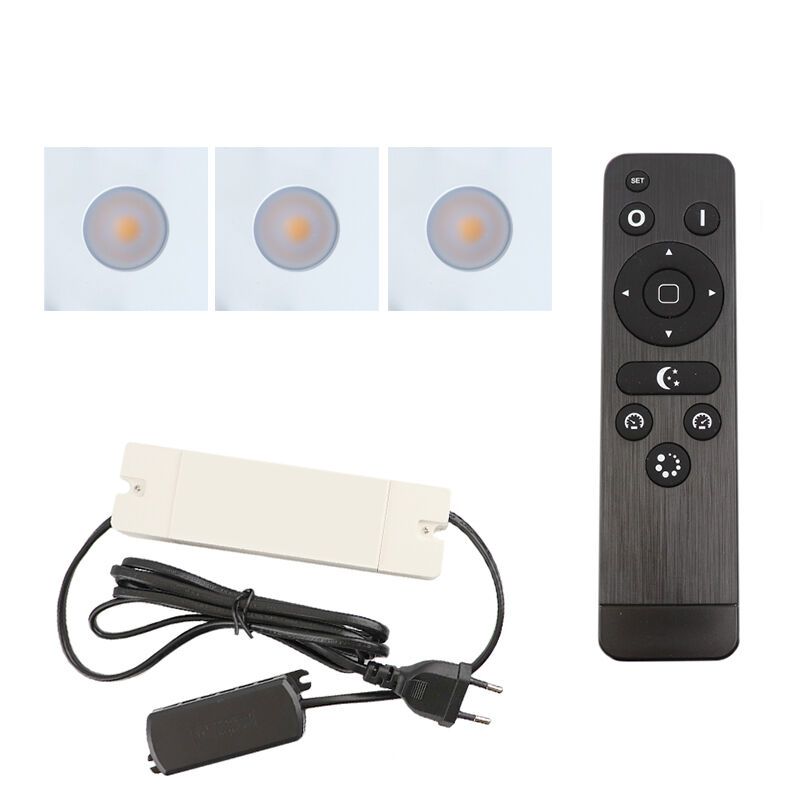 3 kwadratowe oprawy sufitowe wpuszczane białe na werandy Dico, IP65, z zestawem przyłączeniowym i pilotem