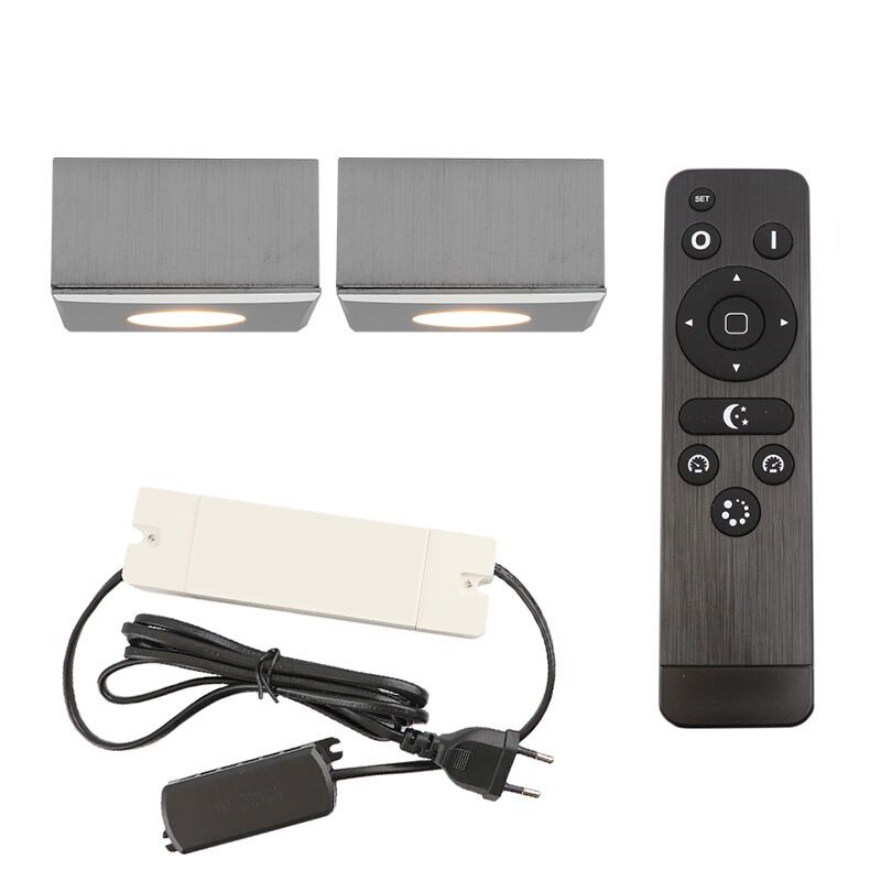 2 kwadratowe oprawy natynkowe chromowane Fredo, IP44, z zestawem przyłączeniowym i pilotem