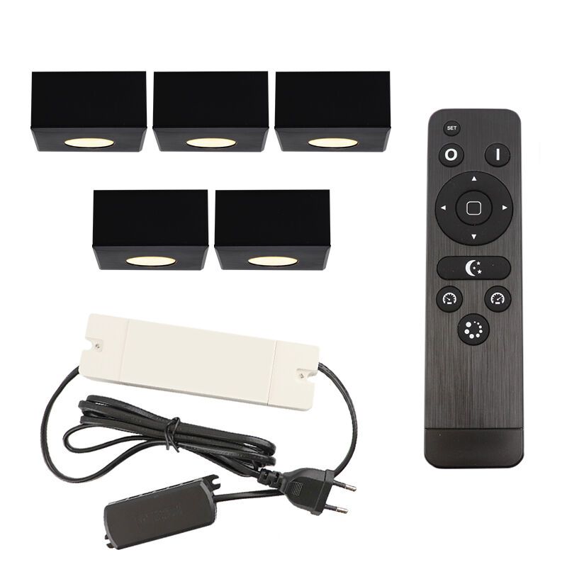 5 kwadratowe oprawy natynkowe czarne na werandy Fredo, IP44, z zestawem przyłączeniowym i pilotem