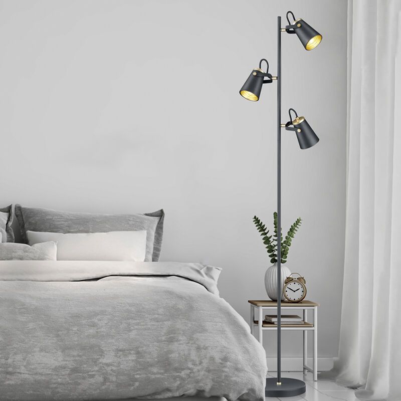 Czarna lampa stojąca nowoczesna, Skals, z przełącznik Czarna lampa stojąca nowoczesna, Skals, z przełącznik