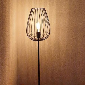 Metalowa nowoczesna lampa stojąca czarna, Kitana, z przełącznik