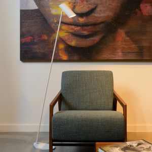 Biała lampa stojąca nowoczesna, Hester, z przełącznik