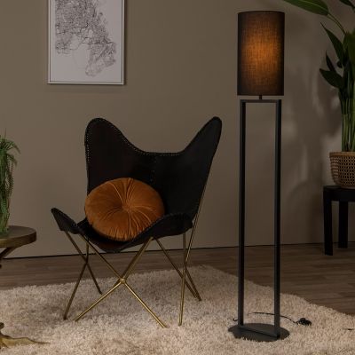 Czarna lampa stojąca rustykalna, Herman, z przełącznik