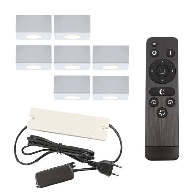 7 kwadratowe oprawy natynkowe białe na werandy Fredo, IP44, z zestawem przyłączeniowym i pilotem