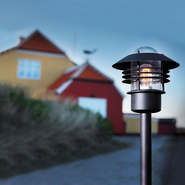 Czarna lampa zewnetrzna retro, Veje, IP54