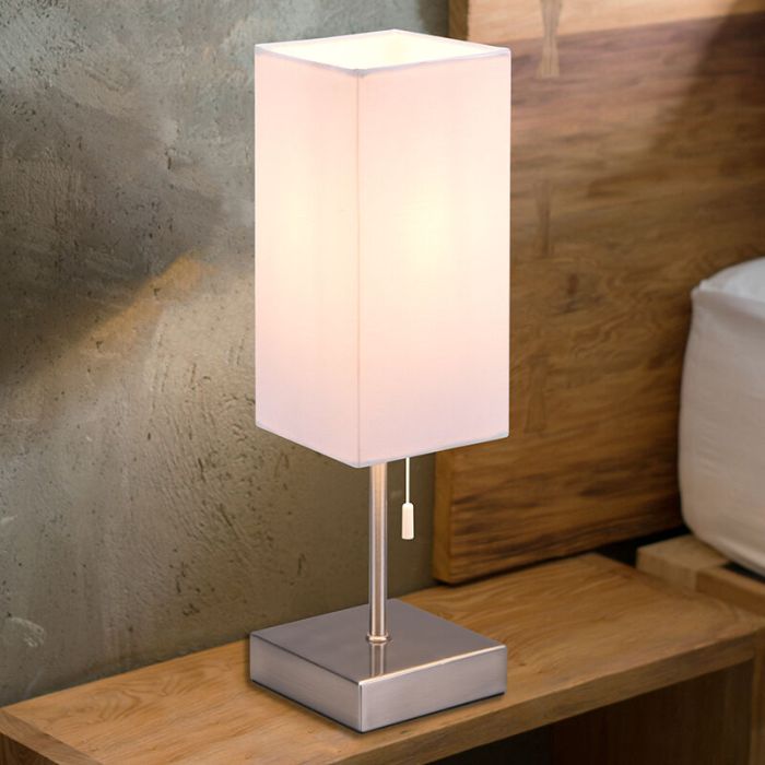 Niklowa lampa stołowa nowoczesna, Selma, z przełącznik pociągowy